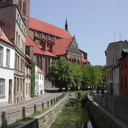 Im Gastehaus Alter Holzhafen - Abc3 Apartman